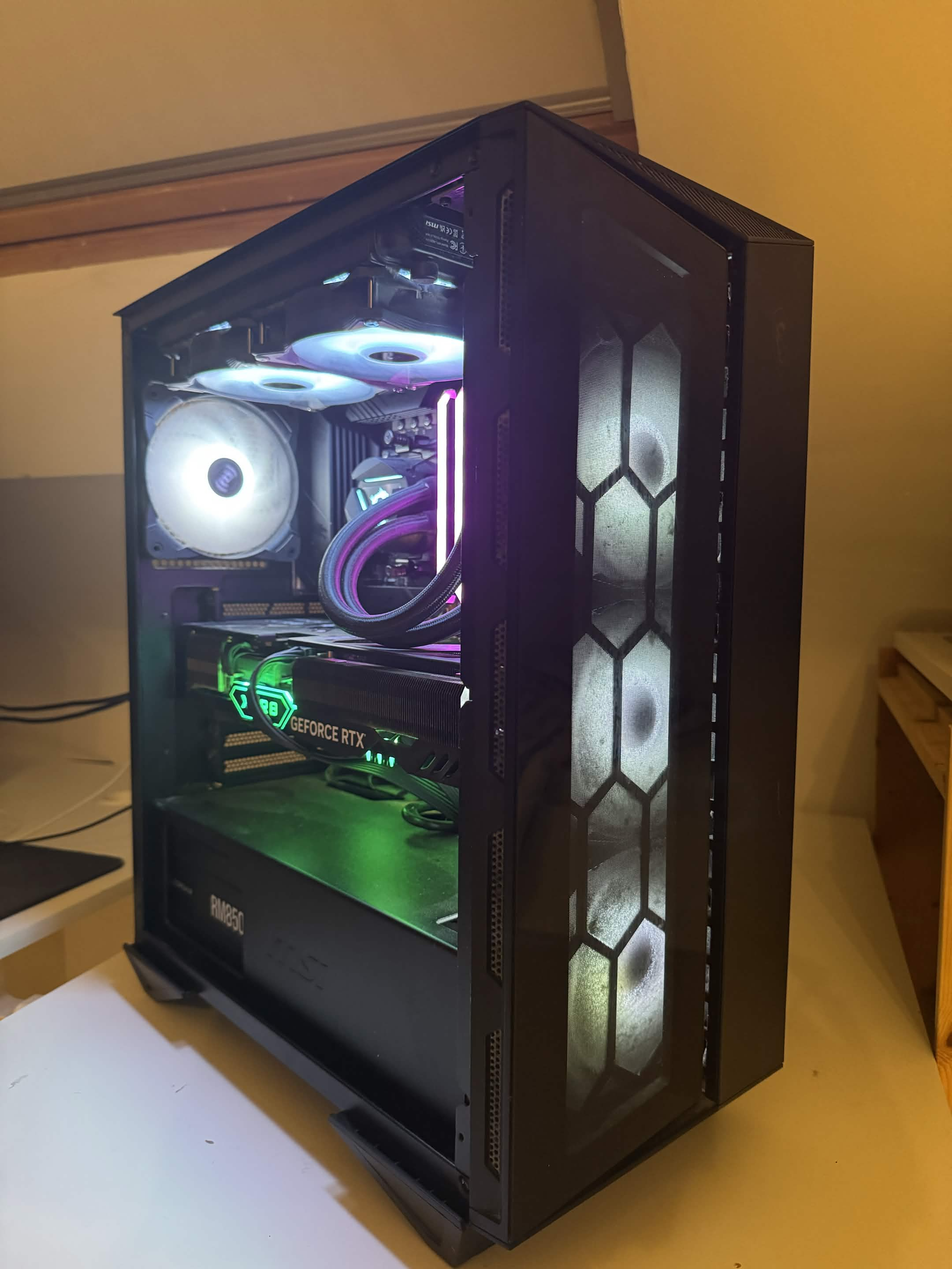 PC Gamer FULL BLACK - AMD Ryzen 7 5800X / RTX 4070 Ti SUPER